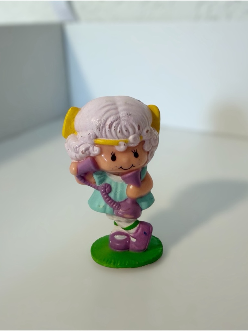 Vintage Angelfood Cake with Telephone Strawberry Shortcake Mini Figure 1982